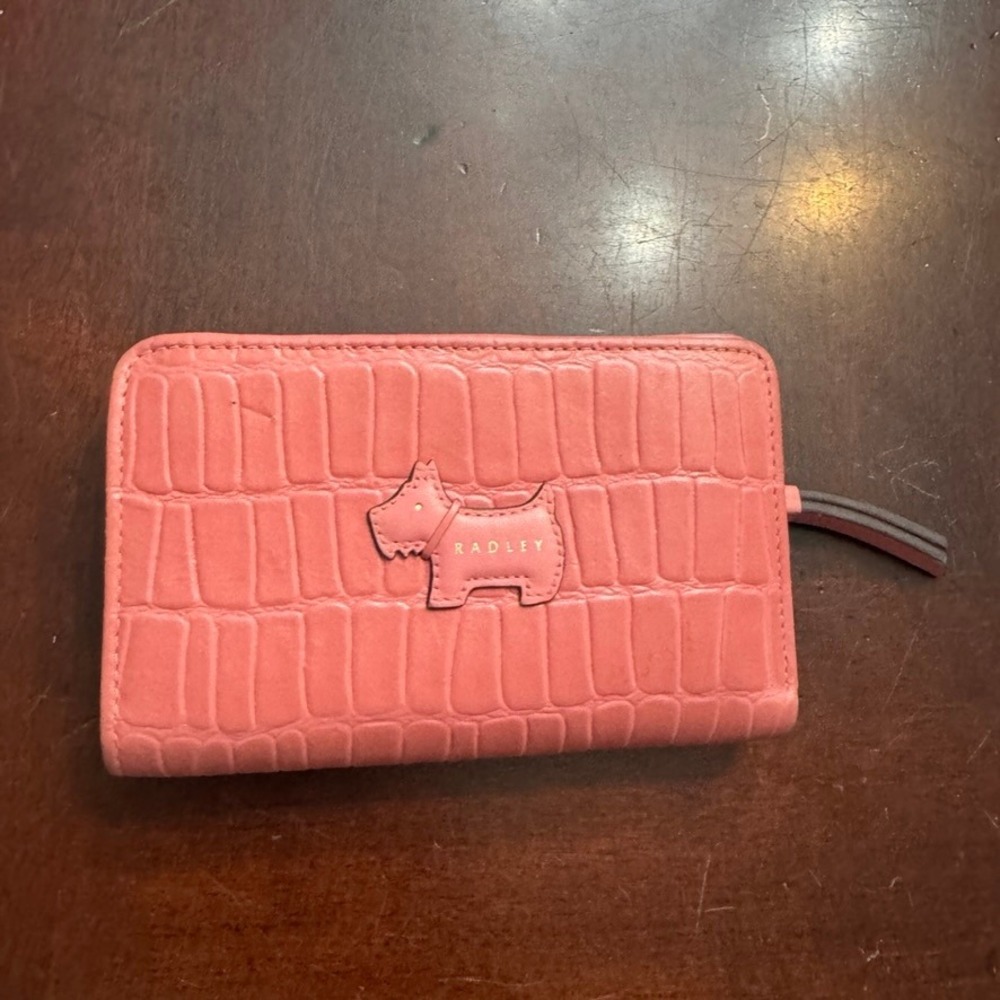 Radley London Coral Pink Croc Embossed Leather Bifold Wallet Scottie Dog Logo